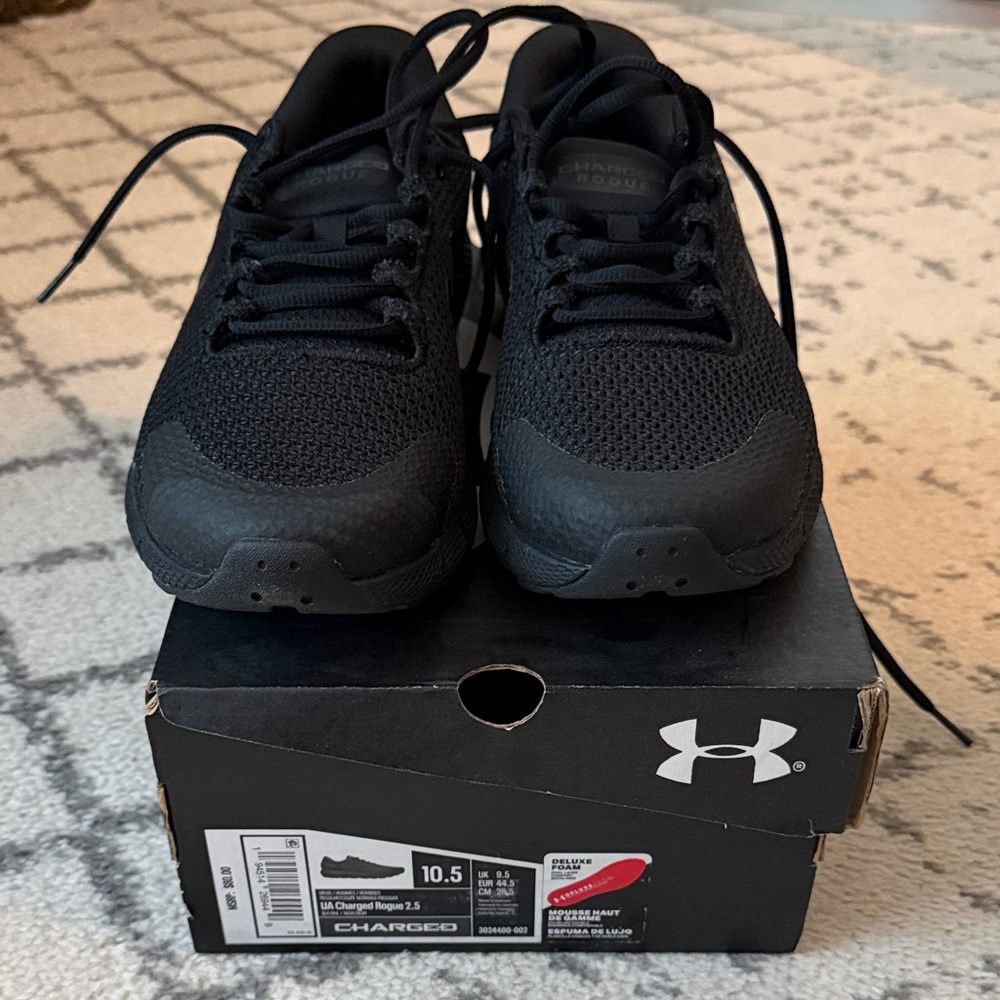 Under Armour Men's all black Athletic Shoes